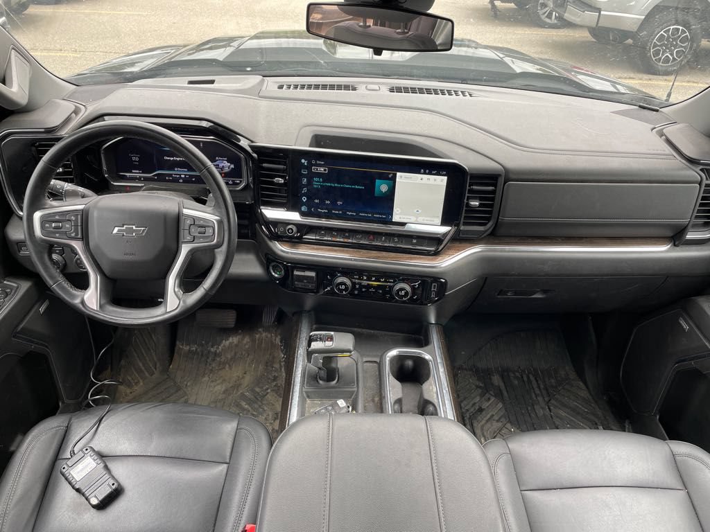 Used 2024 Chevrolet Silverado 1500 LT Trail Boss w/ Convenience Package II AWD/4WD image 8