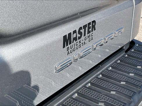 Used 2024 GMC Sierra 1500 Denali w/ Technology Package image 9