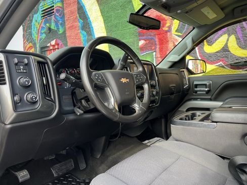 Used 2018 Chevrolet Silverado 1500 LT w/ All Star Edition image 42