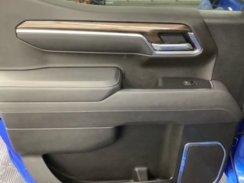 Used 2025 Chevrolet Silverado 1500 LT AWD/4WD image 5