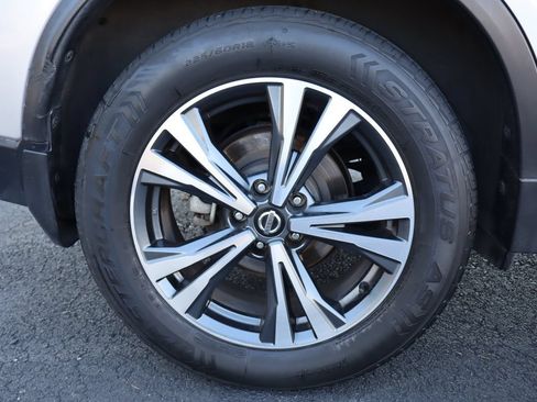 Used 2018 Nissan Rogue SL FWD image 43
