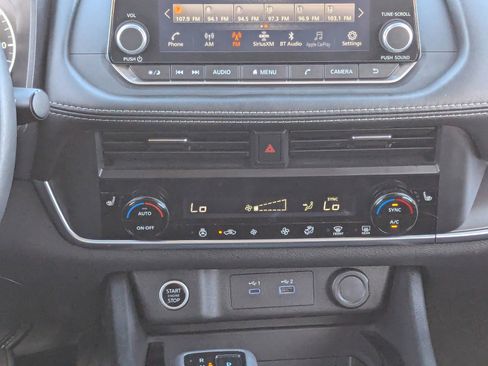 Used 2023 Nissan Rogue SV w/ SV Premium B Package image 21