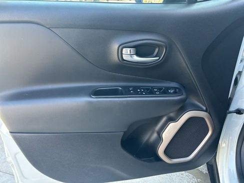 Used 2016 Jeep Renegade 75th Anniversary image 12