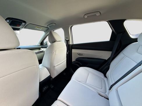 Certified 2025 Hyundai Tucson SE image 23