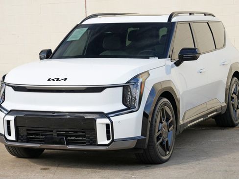 Used 2025 Kia EV9 GT-Line AWD/4WD image 54