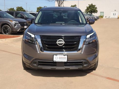 Certified 2024 Nissan Pathfinder SV image 5