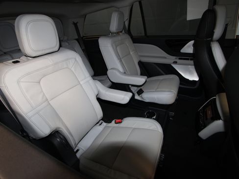 New 2026 Lincoln Aviator Reserve image 25