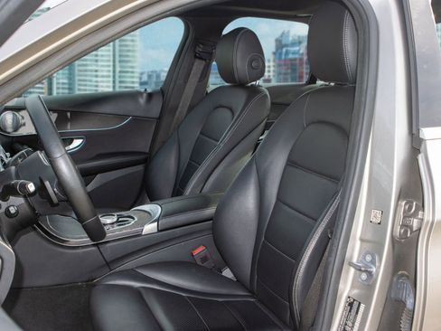 Used 2019 Mercedes-Benz C 300 4MATIC Sedan w/ Premium Package image 15