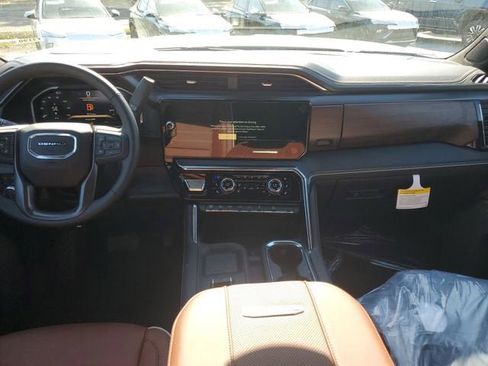 New 2026 GMC Sierra 2500 Denali Ultimate w/ Max Trailering Package image 15