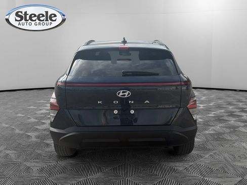 Certified 2025 Hyundai Kona SEL FWD image 4