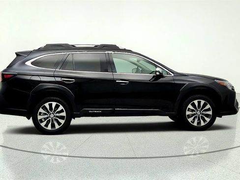 Used 2024 Subaru Outback Touring AWD/4WD image 4