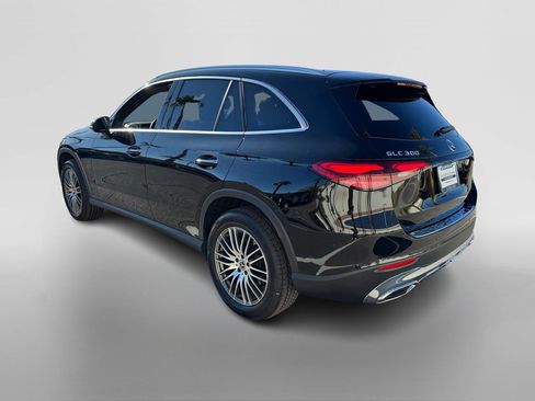 Certified 2025 Mercedes-Benz GLC 300 image 3