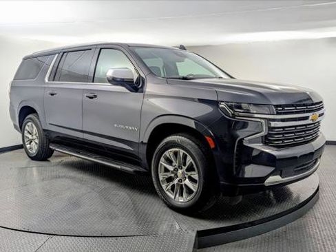 Used 2023 Chevrolet Suburban Premier image 11