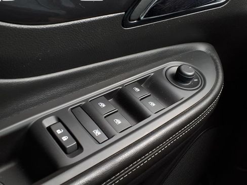 Used 2019 Buick Encore Sport Touring FWD image 19
