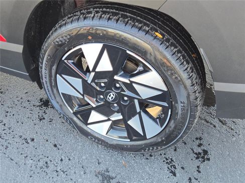 Used 2025 Hyundai Kona SEL image 18