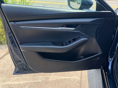 Used 2020 MAZDA MAZDA3 Sedan w/ Select Package FWD image 11