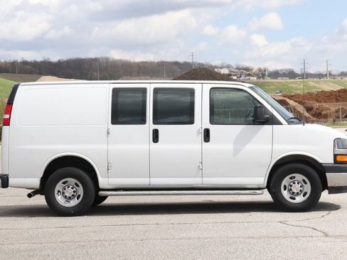 Used 2024 Chevrolet Express 2500 w/ Driver Convenience Package RWD image 9