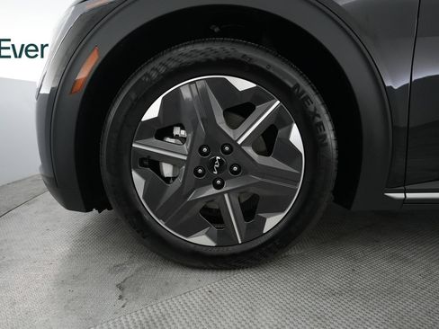Used 2025 Kia EV6 Light AWD/4WD image 19