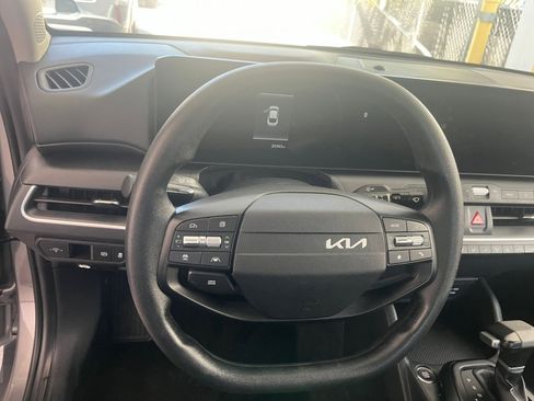 Used 2025 Kia K4 LXS image 27