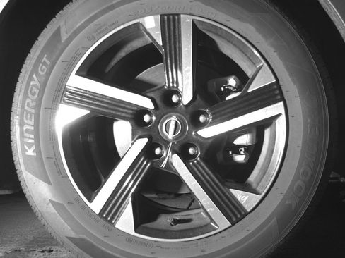 Used 2025 Nissan Sentra SV FWD image 13
