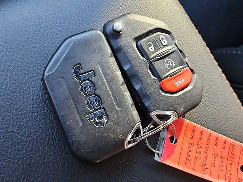 Used 2022 Jeep Wrangler Unlimited Rubicon w/ Trailer Tow Package image 35