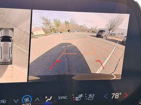 Used 2024 Chevrolet Traverse RS image 4