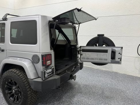 Used 2015 Jeep Wrangler Unlimited Sahara AWD/4WD image 24