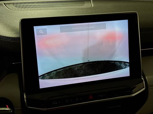 Used 2023 Jeep Compass Limited image 2