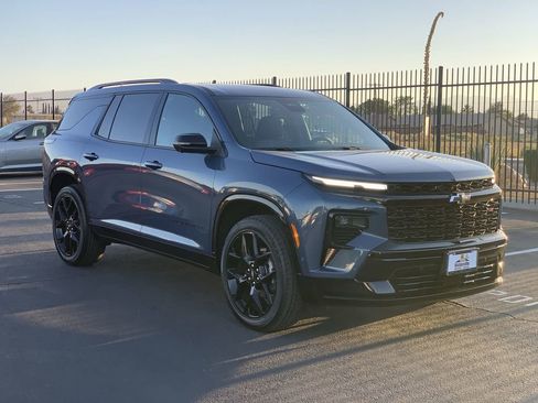 New 2026 Chevrolet Traverse RS image 3