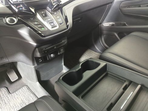 Certified 2024 Honda Odyssey Touring image 19