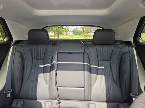 Used 2024 Buick Envision Avenir AWD/4WD image 18