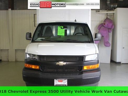 Used 2018 Chevrolet Express 3500 w/ Power Convenience Package image 3