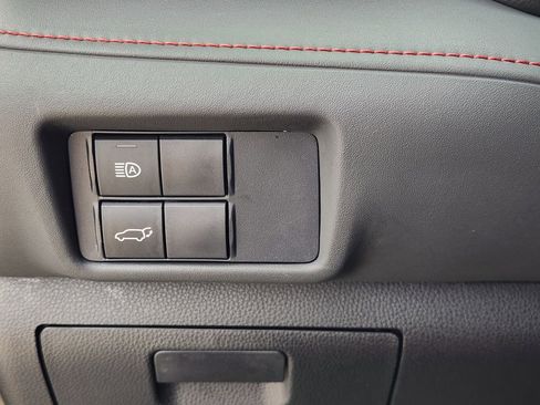 Used 2021 Toyota Highlander XSE FWD image 21
