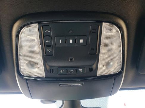 Used 2025 Dodge Durango GT AWD/4WD image 18