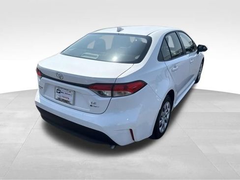 Used 2026 Toyota Corolla LE FWD image 5