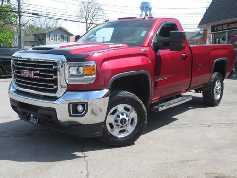 Used 2018 GMC Sierra 2500 SLE w/ SLE Preferred Package AWD/4WD image 29