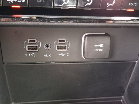 Certified 2025 Jeep Grand Cherokee Laredo AWD/4WD image 24