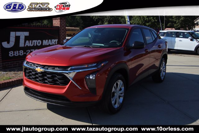 Used 2024 Chevrolet Trax LS FWD image 3