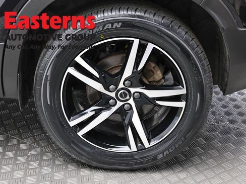 Used 2024 Volvo XC40 B5 Core AWD/4WD image 8