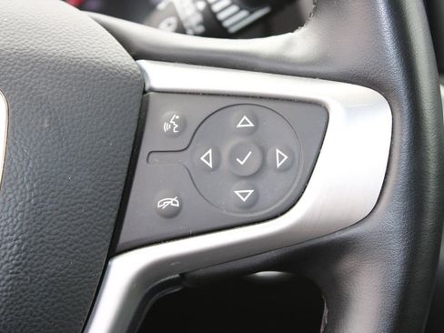 Used 2024 GMC Terrain SLT image 33