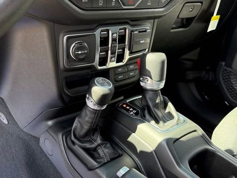 New 2026 Jeep Gladiator Sport AWD/4WD image 23