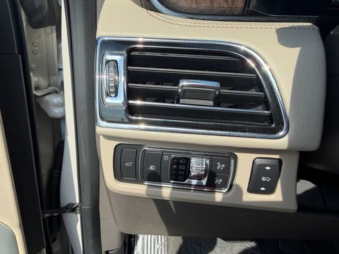 Used 2022 Lincoln Navigator L Reserve RWD image 23