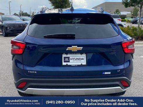 Used 2024 Chevrolet Trax LT FWD image 26