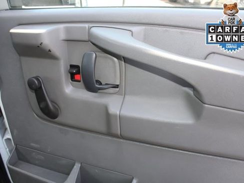 Used 2014 Chevrolet Express 3500 image 18