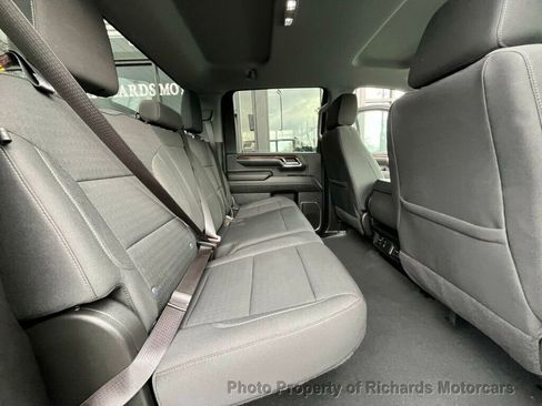 Used 2024 GMC Sierra 2500 SLE w/ SLE Value Package; image 18