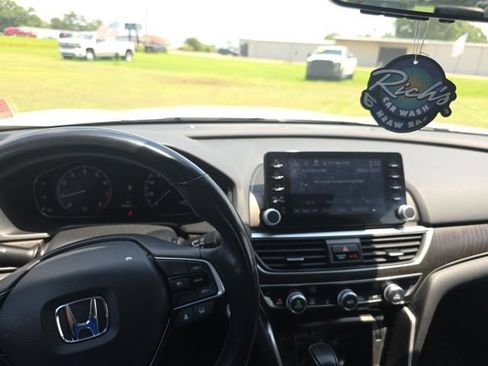 Used 2021 Honda Accord EX-L image 17