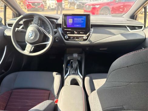 Used 2025 Toyota Corolla SE image 14