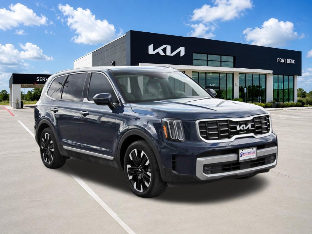 Used 2024 Kia Telluride SX w/ Towing Package FWD image 3