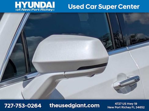 Used 2025 Cadillac XT4 Premium Luxury w/ Technology Package image 11