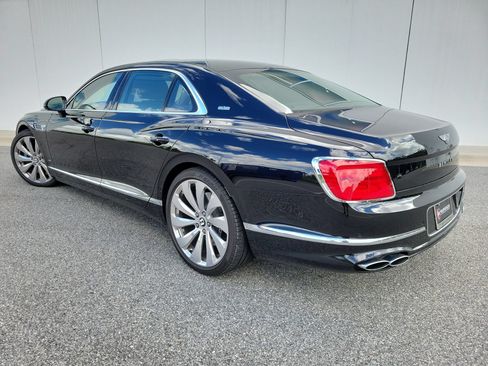 Used 2021 Bentley Flying Spur V8 AWD/4WD image 2